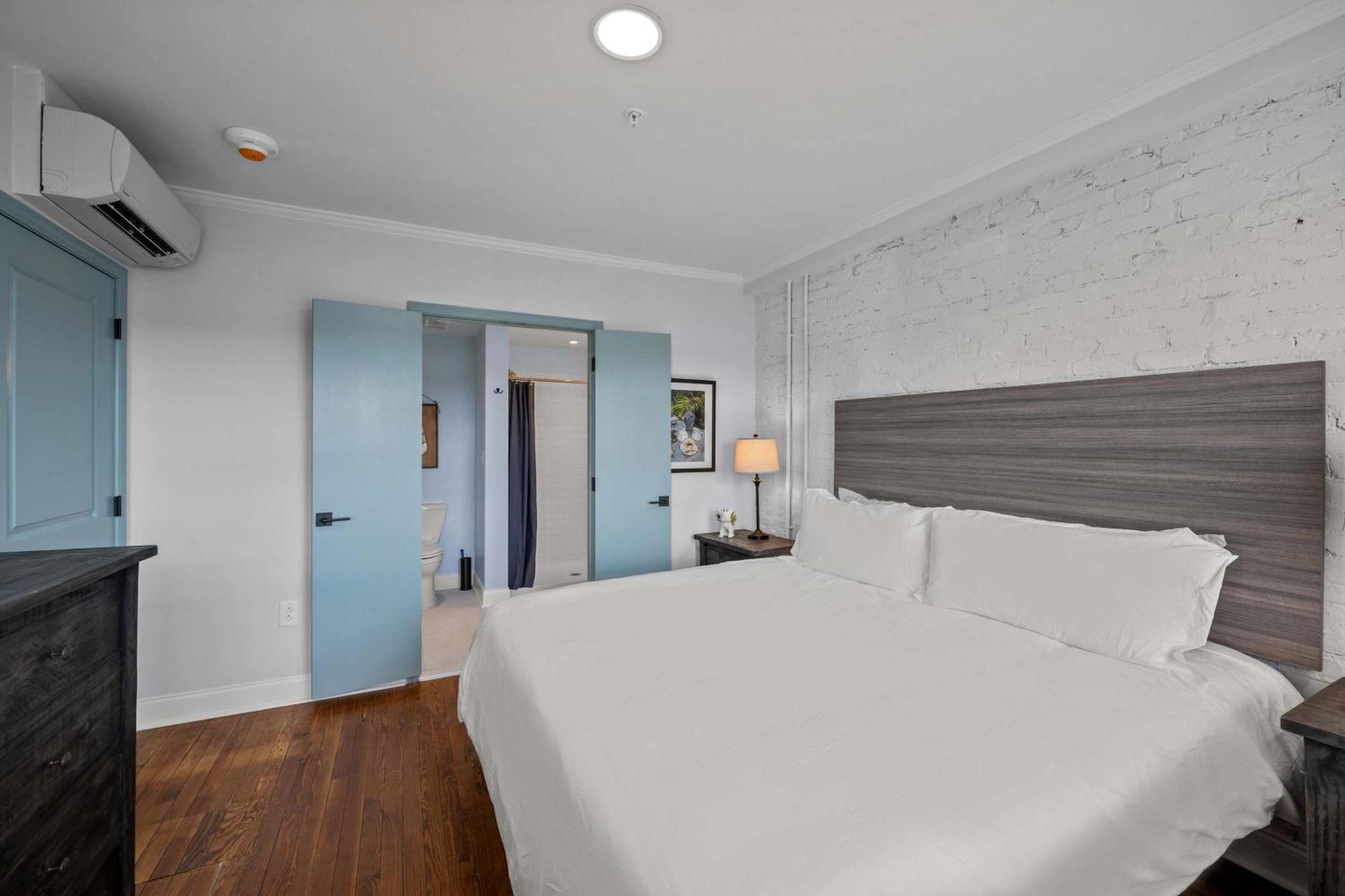 Discover Conway Trendy Downtown Loft Экстерьер фото